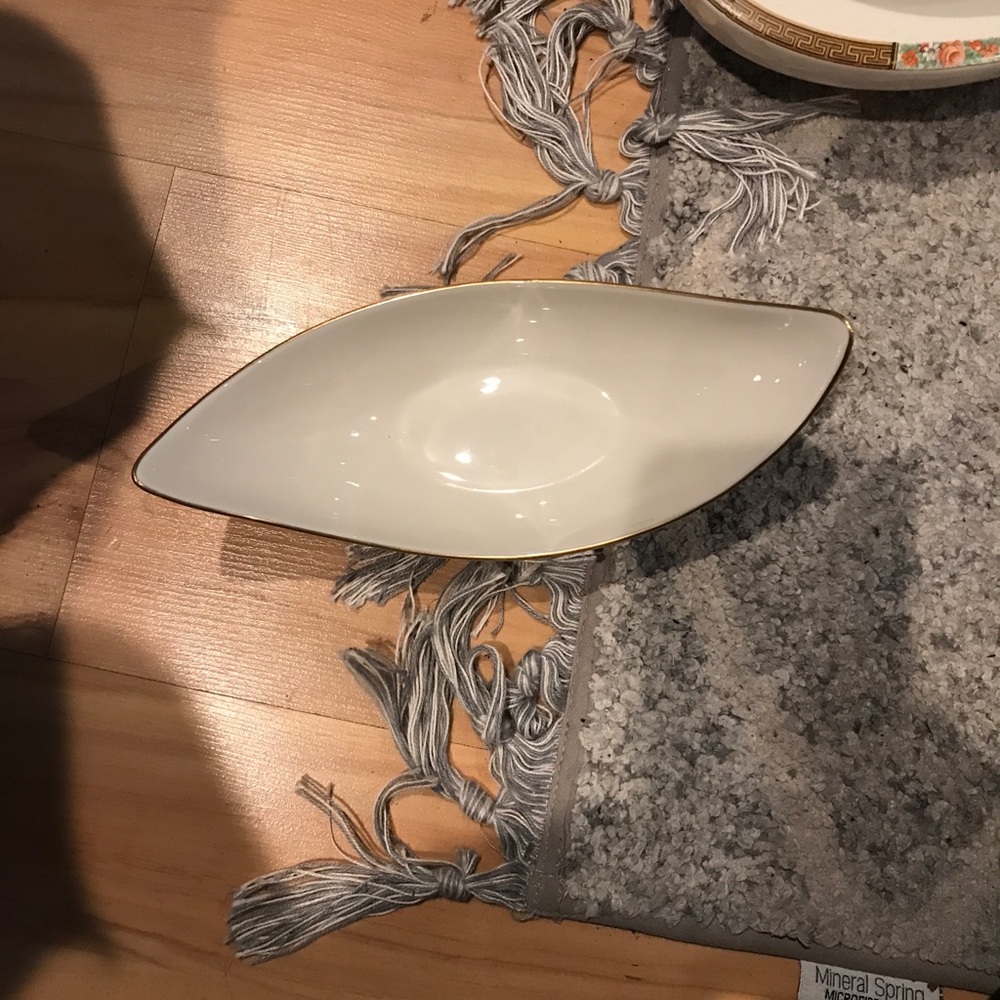 Lenox candy dish.  Vintage beige like new.  Great shower, or engagement gift ….: